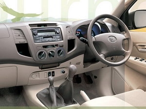 5 điều kiện ôtô tay lái nghịch tham gia giao thông