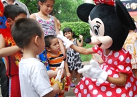 Trên 9 tỷ đồng hỗ trợ trẻ em nghèo khó, bệnh tật