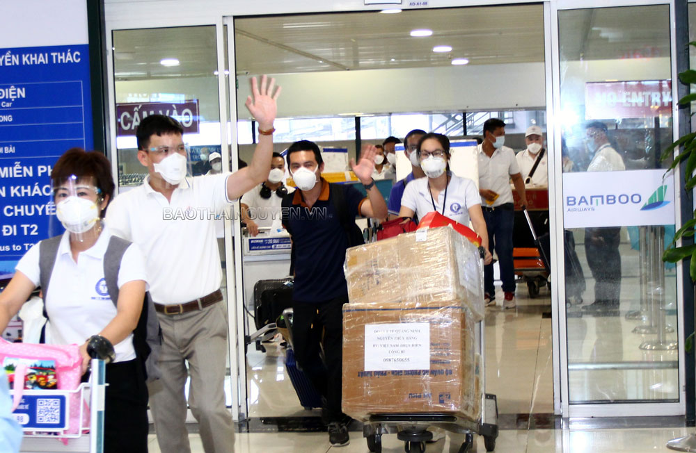 Những “người hùng” về từ tâm dịch