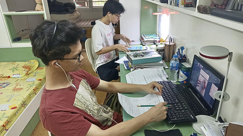 Bộn bề trước năm học mới