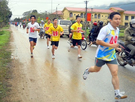 120  vận động viên tham gia giải chạy Việt dã