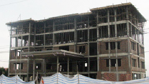 Sập mái công trình tòa nhà ở Bắc Giang, 2 người chết