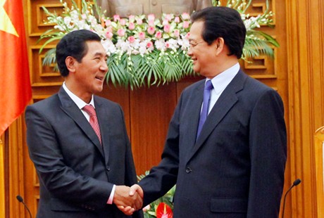 Thủ tướng Nguyễn Tấn Dũng tiếp Phó Thủ tướng Lào Bunpon Buttanavong