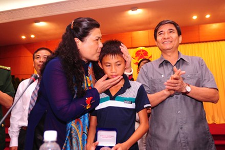 Những bông hoa đẹp nhất trong vườn hoa thi đua