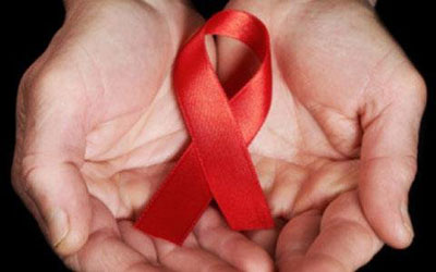 Thắp nến hưởng ứng “Tháng hành động quốc gia phòng, chống HIV/AIDS"