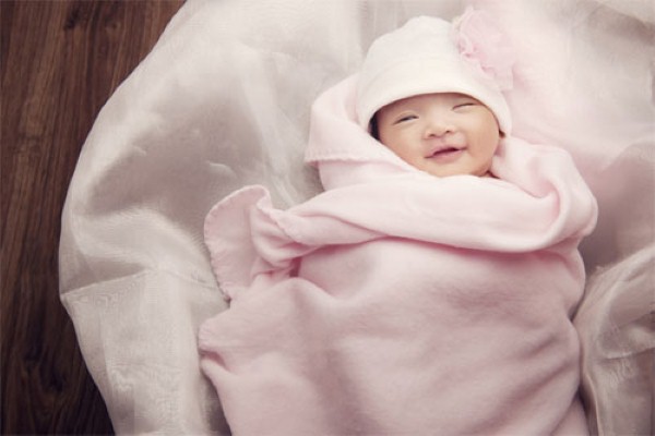 Cách chăm sóc bé sơ sinh trong mùa hè