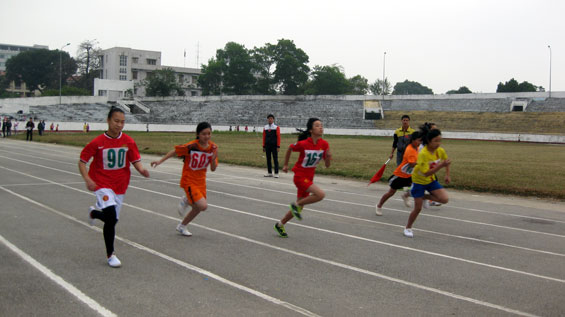 350 vận động viên tham Giải điền kinh