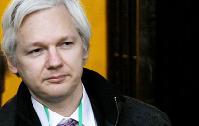 Chủ bút WikiLeaks xin tị nạn ở Ecuador