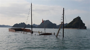 Tàu du lịch lại chìm ở vịnh Hạ Long