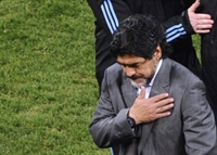HLV Maradona chính thức bị sa thải