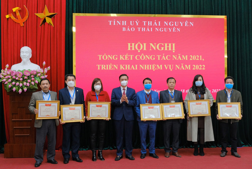 Tiếp tục phát triển Báo Thái Nguyên theo hướng chuyên nghiệp, nhân văn và hiện đại