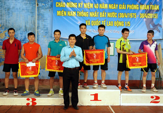 20 đơn vị tham gia Giải Cầu lông 