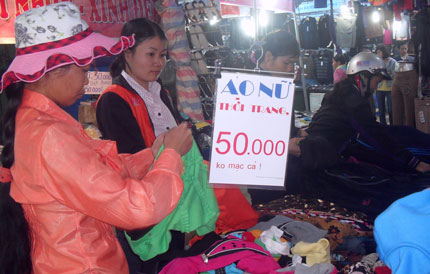 Hội chợ thương mại hàng tiêu dùng huyện Định Hóa