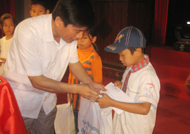 “Tạo cơ hội phát triển bình đẳng cho trẻ em”