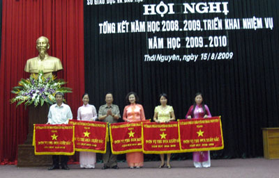 Năm học đổi mới công tác quản lý và nâng cao chất lượng giáo dục