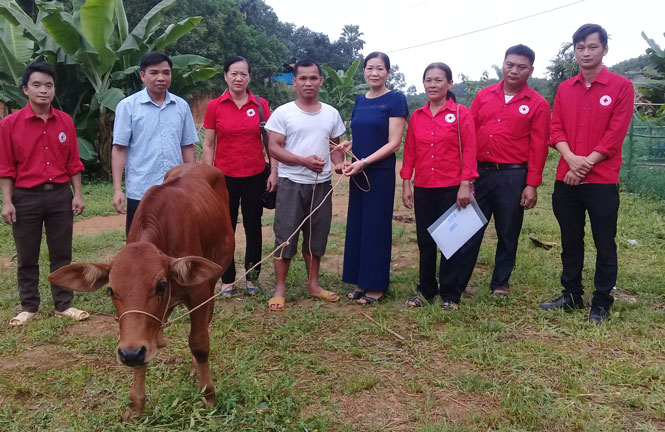 Hướng đến những mảnh đời thiếu, khó