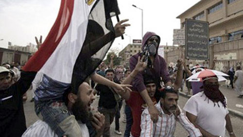 Hơn 300 người bị bắt sau các vụ đụng độ ở Cairo