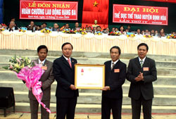 Đón nhận Huân chương Lao động hạng Ba và Đại hội TDTT lần thứ IV