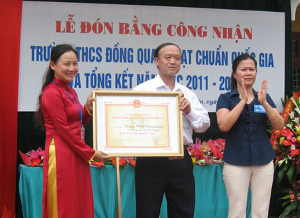Trường THCS Đồng Quang: Đón Bằng công nhận chuẩn Quốc gia