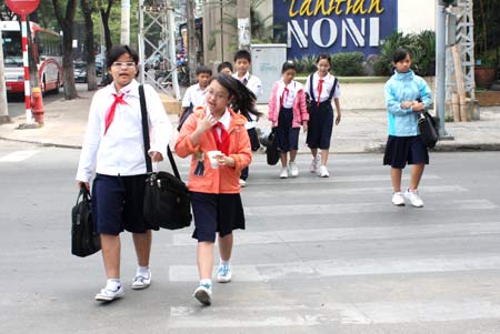 Không bắt buộc học sinh phải mặc quần, áo đồng phục nếu không đủ ấm