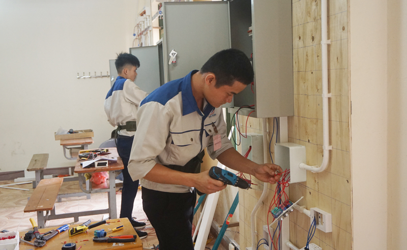 Giải quyết khó khăn trong sắp xếp cơ sở giáo dục nghề nghiệp