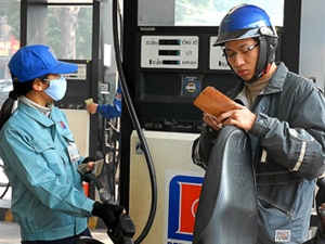 Doanh nghiệp lại điều chỉnh giá xăng dầu