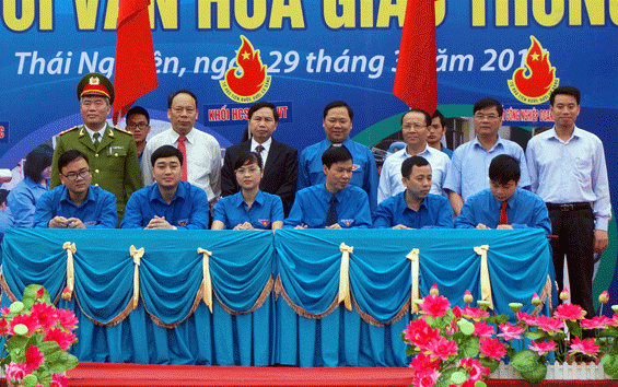 Ngày hội thanh niên với văn hóa giao thông 2015