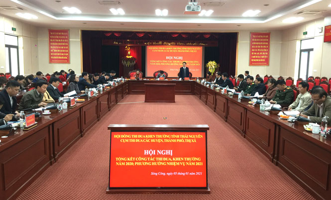 Cụm thi đua các huyện, thành phố, thị xã: Tổng kết công tác thi đua, khen thưởng