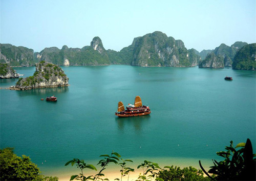 Vịnh Hạ Long được bình chọn là điểm đến lãng mạn năm 2014