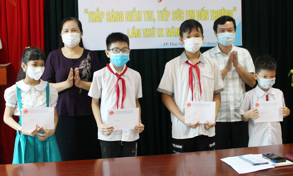 Tiếp sức những ước mơ đến trường