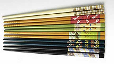 Thái Lan dùng đũa để rà bom trên xe máy