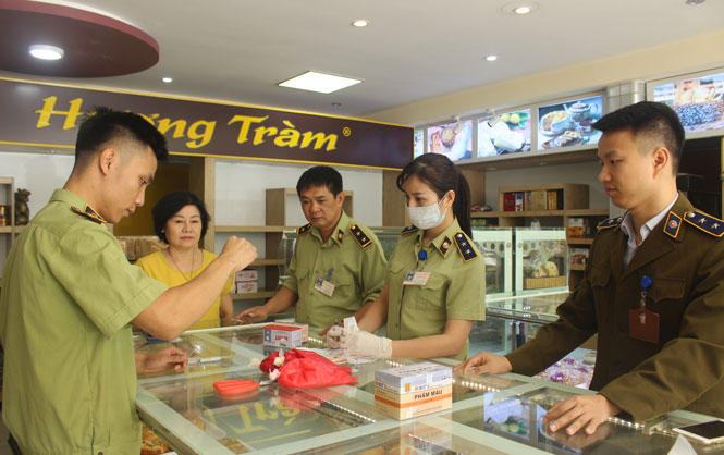 Kiểm tra an toàn thực phẩm tại Cửa hàng Hương Tràm