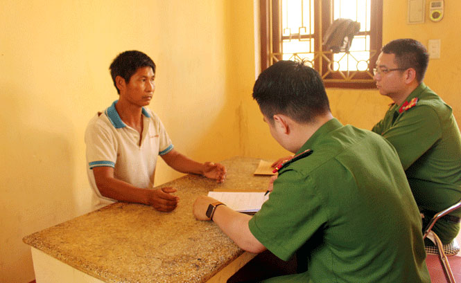 Tạm giữ đối tượng hiếp dâm bé gái 10 tuổi