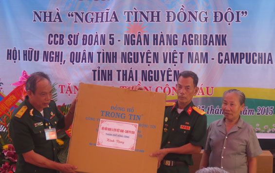 Khánh thành nhà nghĩa tình đồng đội