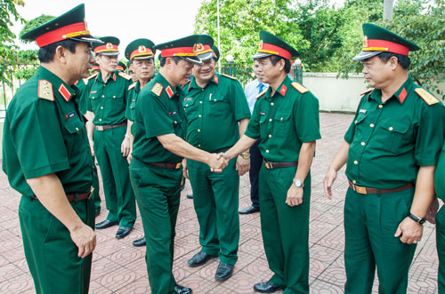 Xây dựng khu vực phòng thủ, thế trận lòng dân ngày càng vững chắc