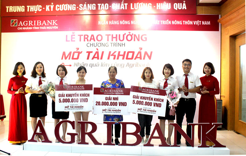 Trao giải thưởng Mở tài khoản - Nhận quà lớn cùng Agribank