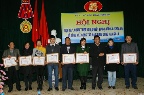 Học tập, quán triệt Nghị quyết Trung ương 8