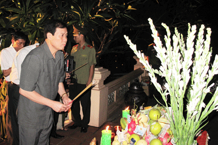 Tri ân các  Anh hùng liệt sĩ