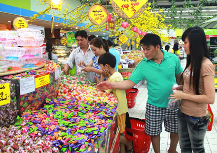 Thị trường bánh kẹo, mứt tết: Nội trội hơn ngoại