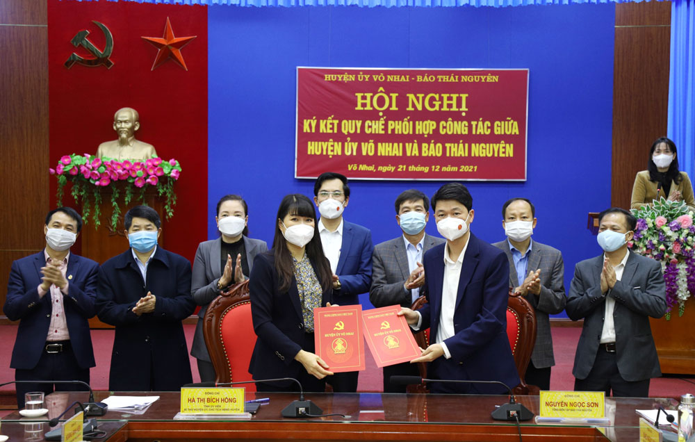 Báo Thái Nguyên và Huyện ủy Võ Nhai: Thống nhất nội dung phối hợp tuyên truyền