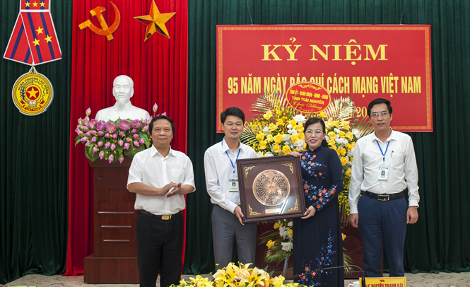 Chú trọng đào tạo đội ngũ, nâng cao chất lượng các tác phẩm báo chí