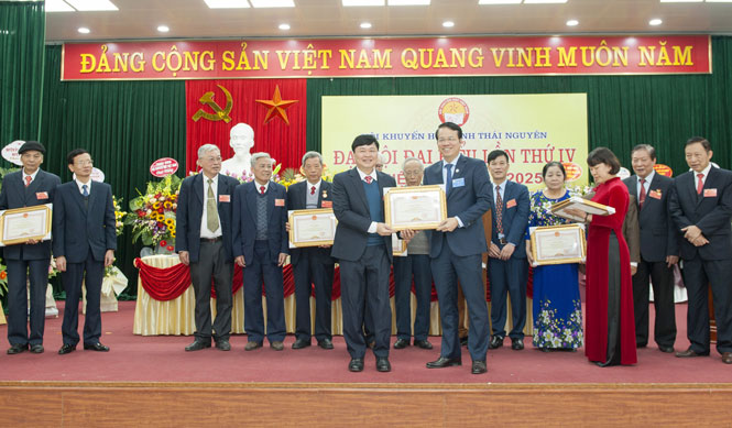 Tiếp tục huy động nguồn lực cho công tác khuyến học, khuyến tài