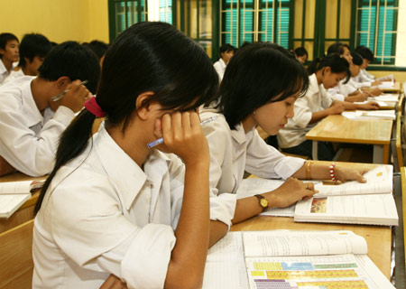 Chương trình phân ban THPT: Loay hoay sửa “lệch”