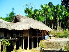 Những tập tục liên quan đến nhà ở của người Sán Chay