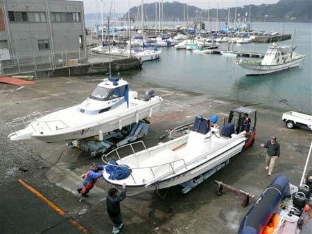 Nhật Bản hứng sóng thần