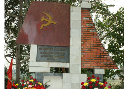 Hết lòng phụng sự Tổ quốc, phục vụ nhân dân