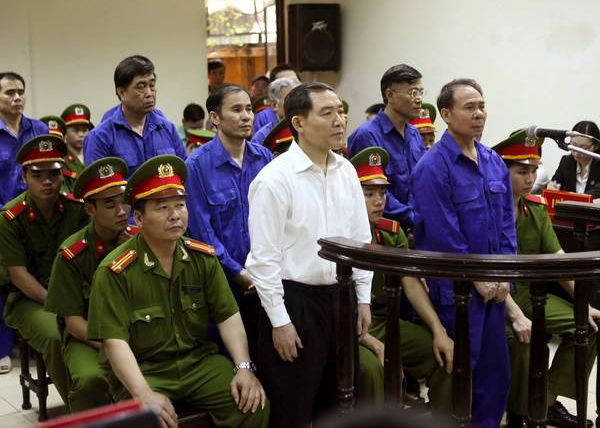 Kiểm tra, giám sát việc xử lý các vụ án tham nhũng nghiêm trọng, phức tạp