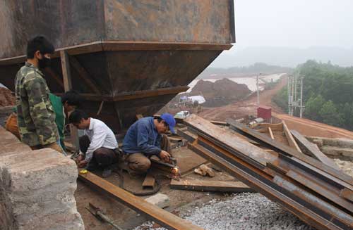 Giải quyết nỗi lo tràn bùn thải ở đập Quặng đuôi