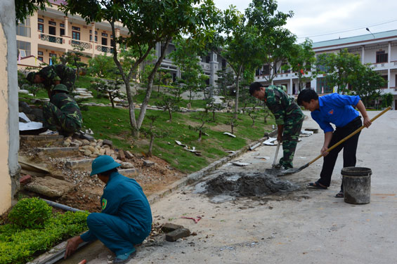Xây dựng doanh trại chính quy, sáng - xanh - sạch - đẹp