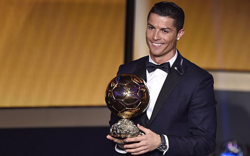 Ronaldo lần thứ hai liên tiếp nhận Quả bóng Vàng FIFA 